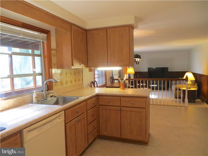 506 Brookhaven Road Wallingford, PA 19086 - Photo 9 of 25 Kitchen