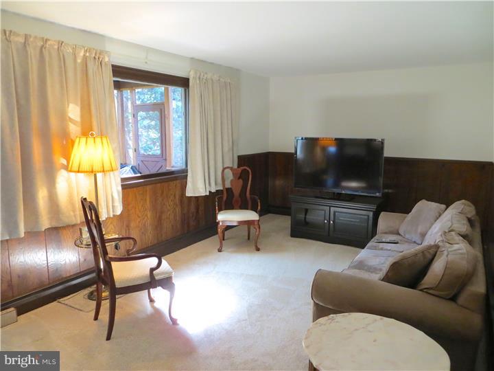 506 Brookhaven Road Wallingford, PA 19086 - Photo 10 of 25 Family Room
