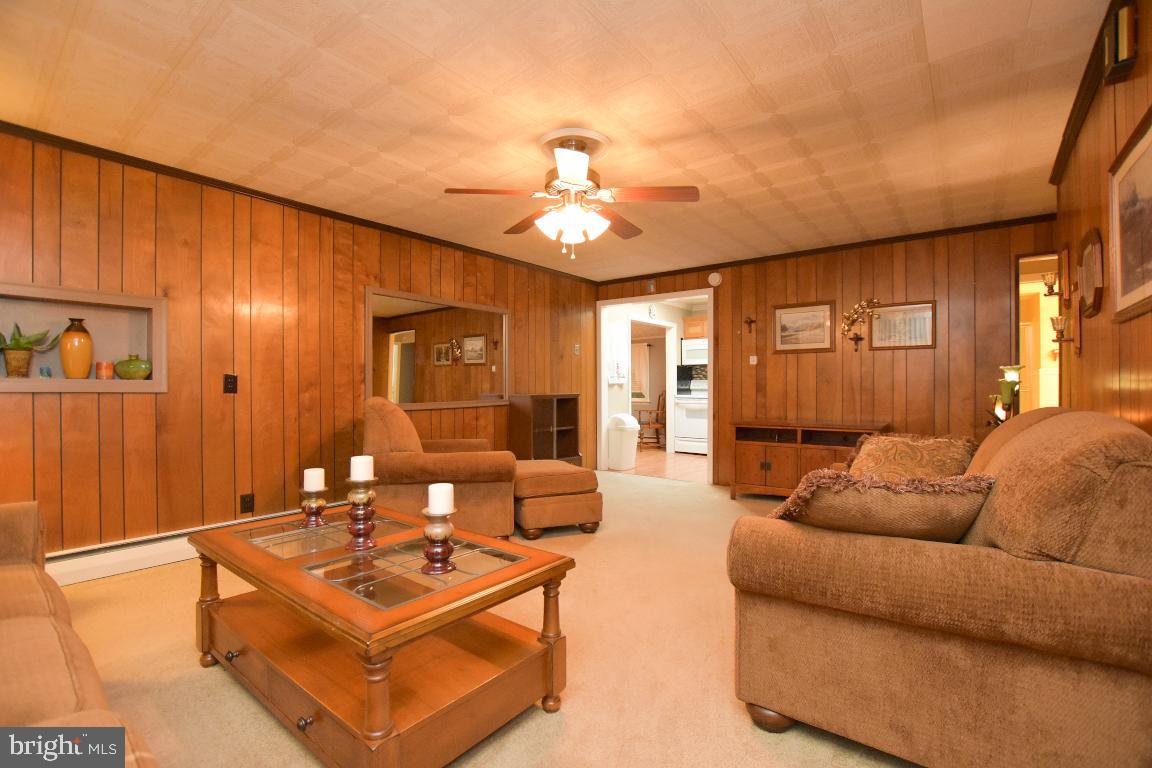 136 Colin Road Williamstown, NJ 08094 - Photo 7 of 24 Living Room