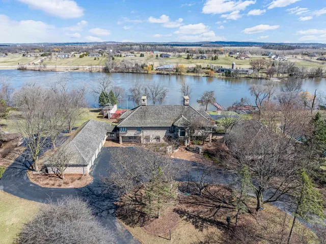 $2,500,000 | 3687 Lost Dauphin Road, De Pere, WI 54115