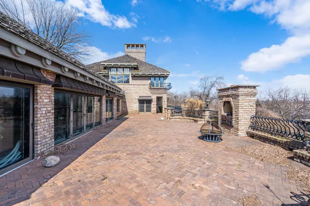 $2,500,000 | 3687 Lost Dauphin Road, De Pere, WI 54115