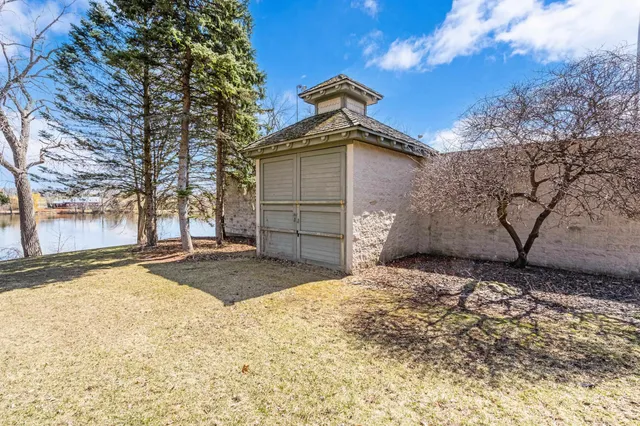 $2,500,000 | 3687 Lost Dauphin Road, De Pere, WI 54115