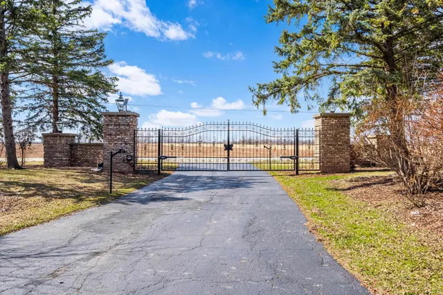 $2,500,000 | 3687 Lost Dauphin Road, De Pere, WI 54115