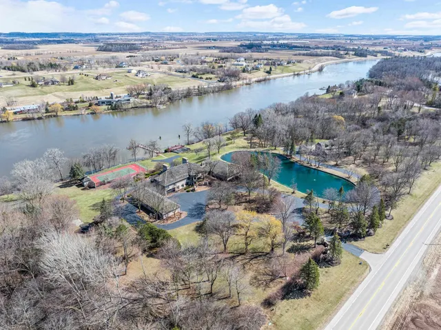 $2,500,000 | 3687 Lost Dauphin Road, De Pere, WI 54115