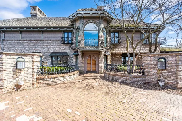 $2,500,000 | 3687 Lost Dauphin Road, De Pere, WI 54115