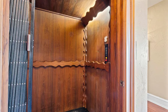 $2,500,000 | 3687 Lost Dauphin Road, De Pere, WI 54115