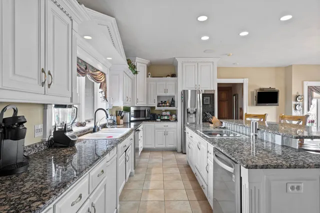 $2,500,000 | 3687 Lost Dauphin Road, De Pere, WI 54115