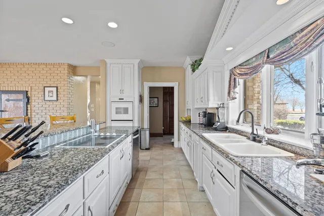 $2,500,000 | 3687 Lost Dauphin Road, De Pere, WI 54115