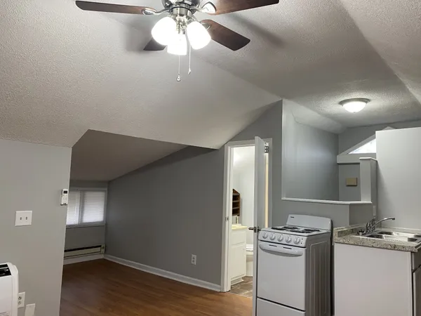 $725 | 445 Greenwood Avenue, Unit C, Clarksville, TN 37040