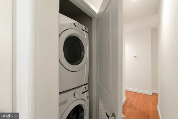 a close up view of a washer and dryer