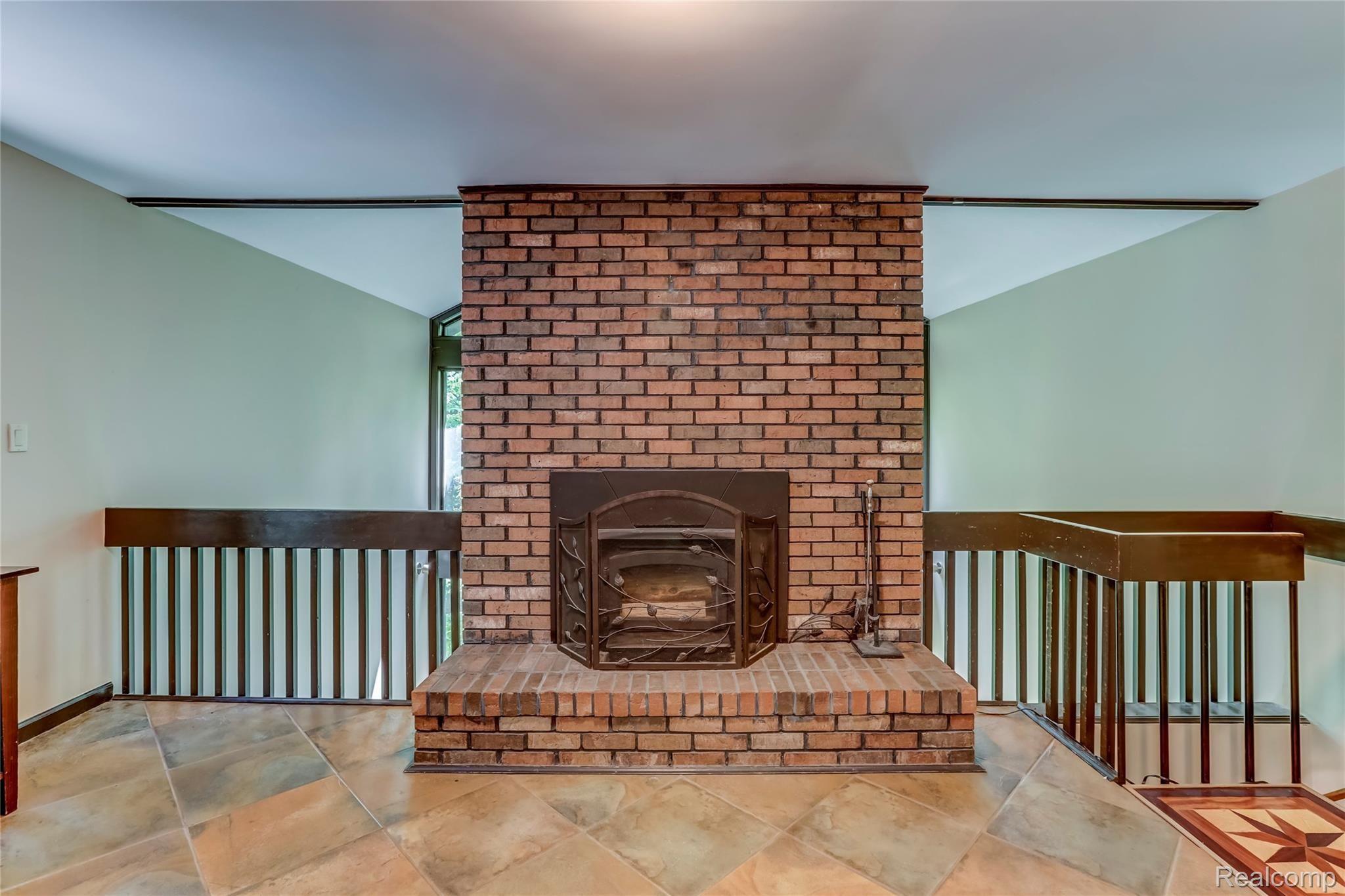 8100 Mabley Hill Road Fenton, MI 48430 - Photo 10 of 38 8100 Mabley Hill Road, Fenton, MI-11-FULL.jpg