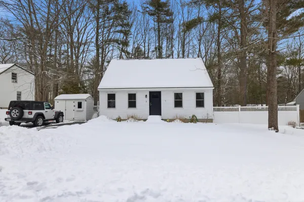 $490,000 | 3 Clarkdale Road, Kennebunk, ME 04043
