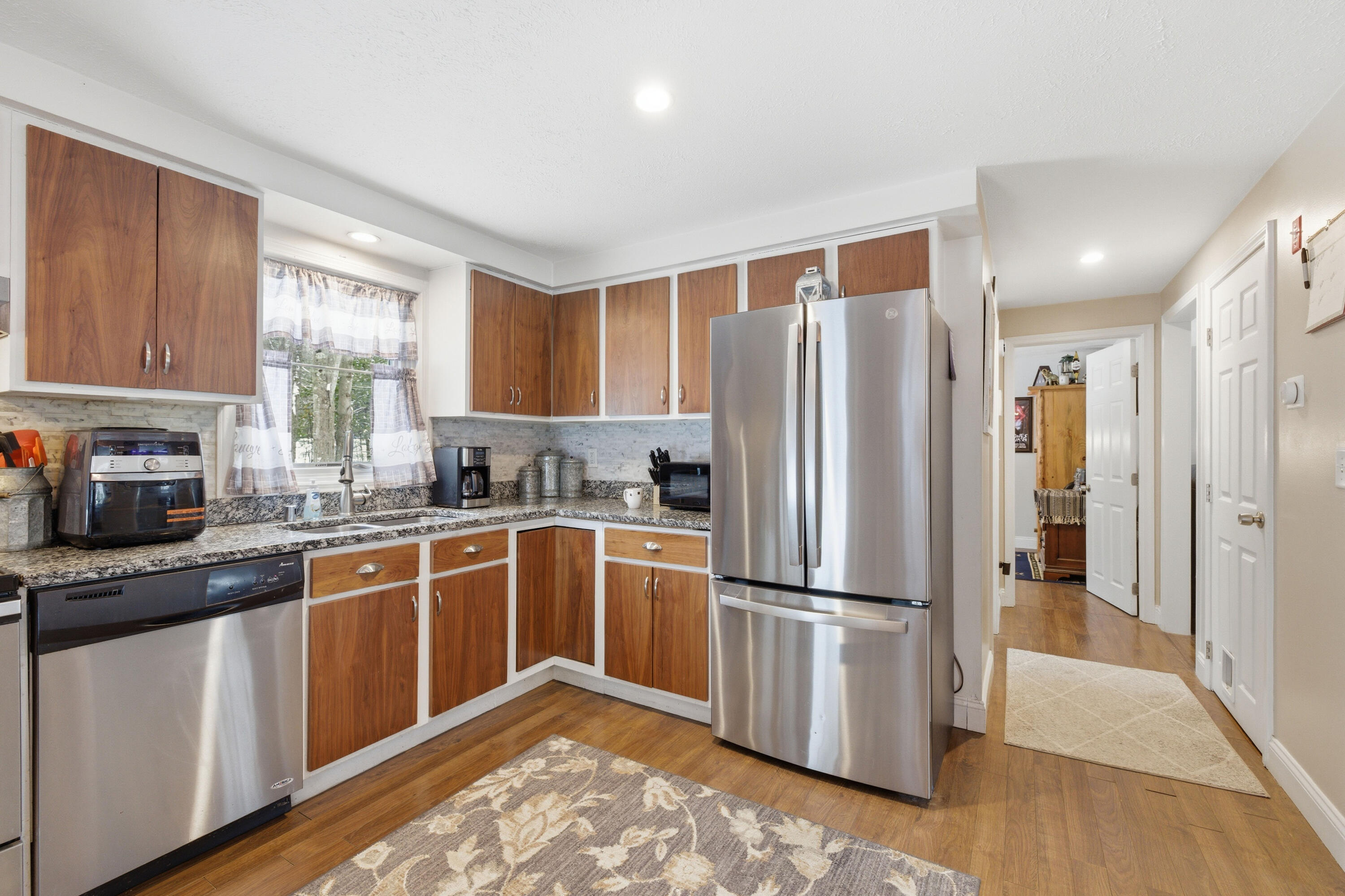 3 Clarkdale Road Kennebunk, ME 04043 - Photo 5 of 32 3G0A5823