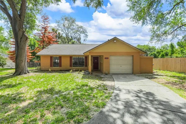 $284,500 | 207 Howard Court, Mascotte, FL 34753