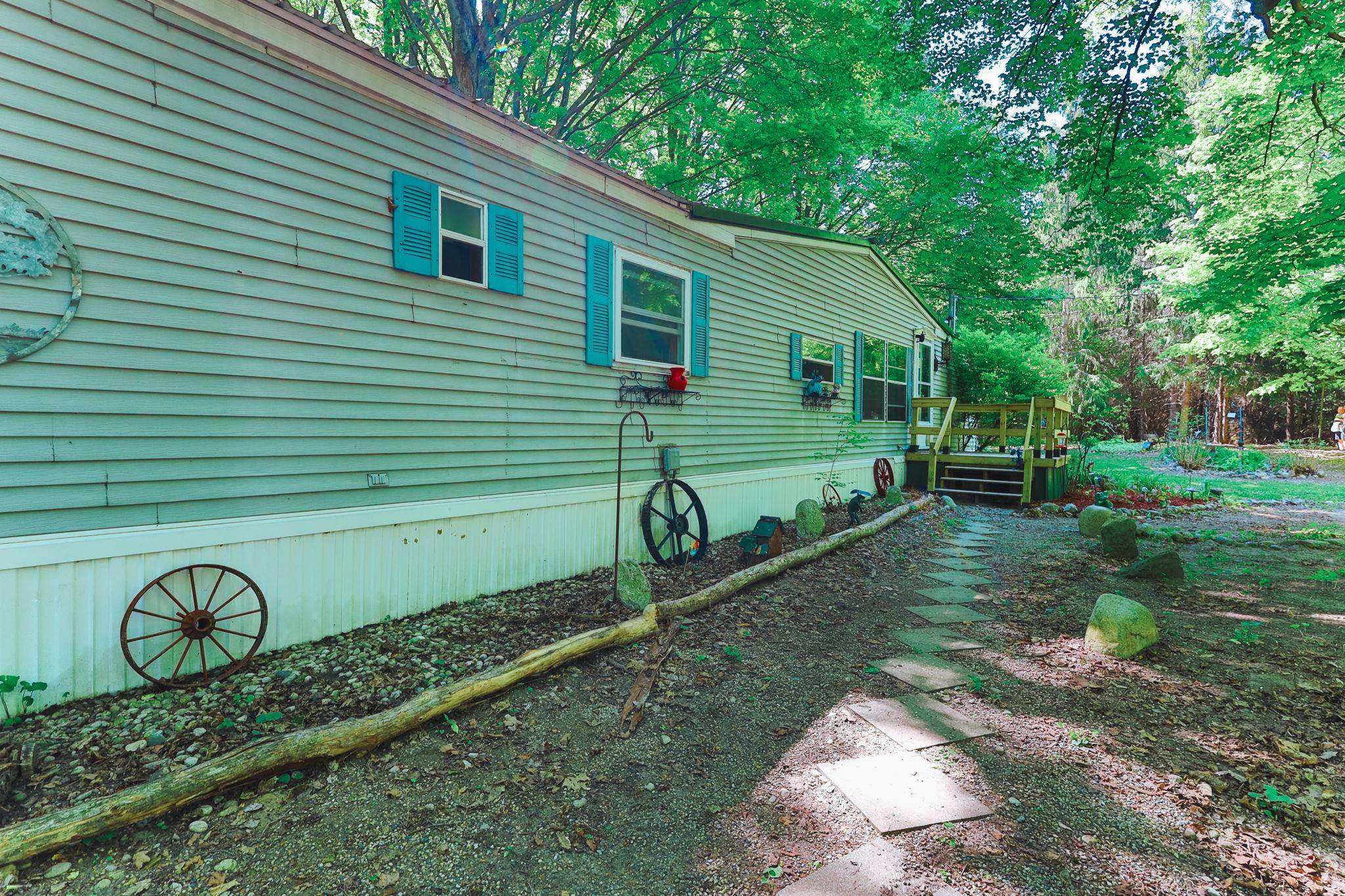 13517 Viaduct Road Copemish, MI 49625 - Photo 27 of 31 1945891-6a809a57-e9a7-49e8-aa3c-e5eba5a2f0b8.JPG