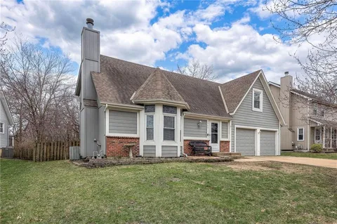 $389,900 | 7745 West 154th Terrace, Overland Park, KS 66223