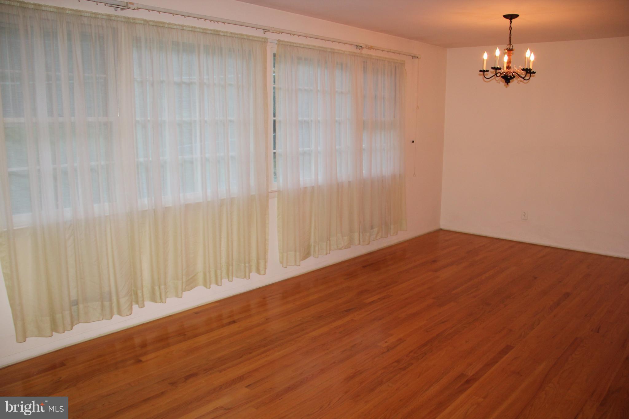 6721 Fordcrest Road Baltimore, MD 21237 - Photo 6 of 16 Dining Room