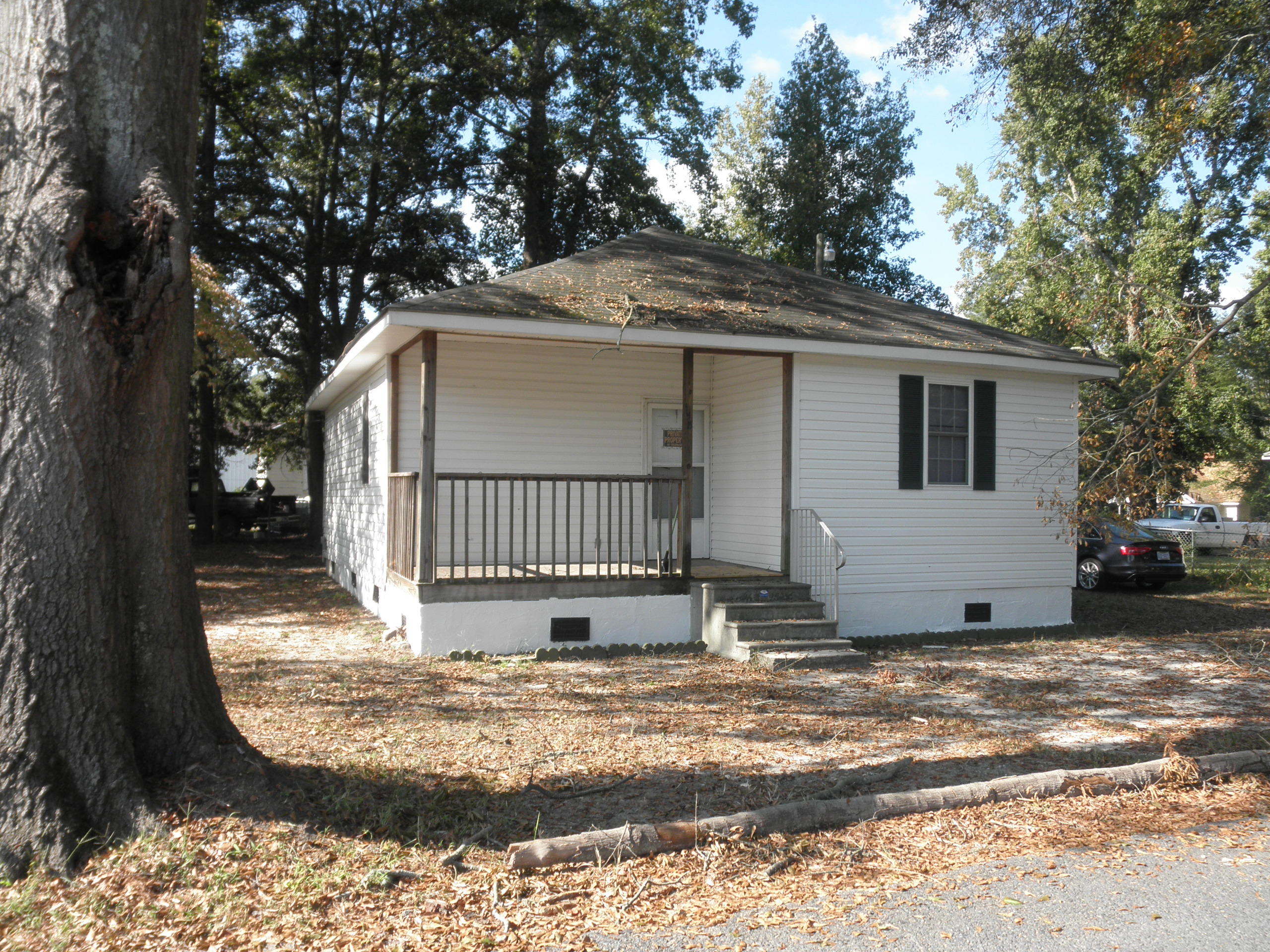 158 3rd Avenue Rockingham, NC 28379 - Photo 1 of 5 Front