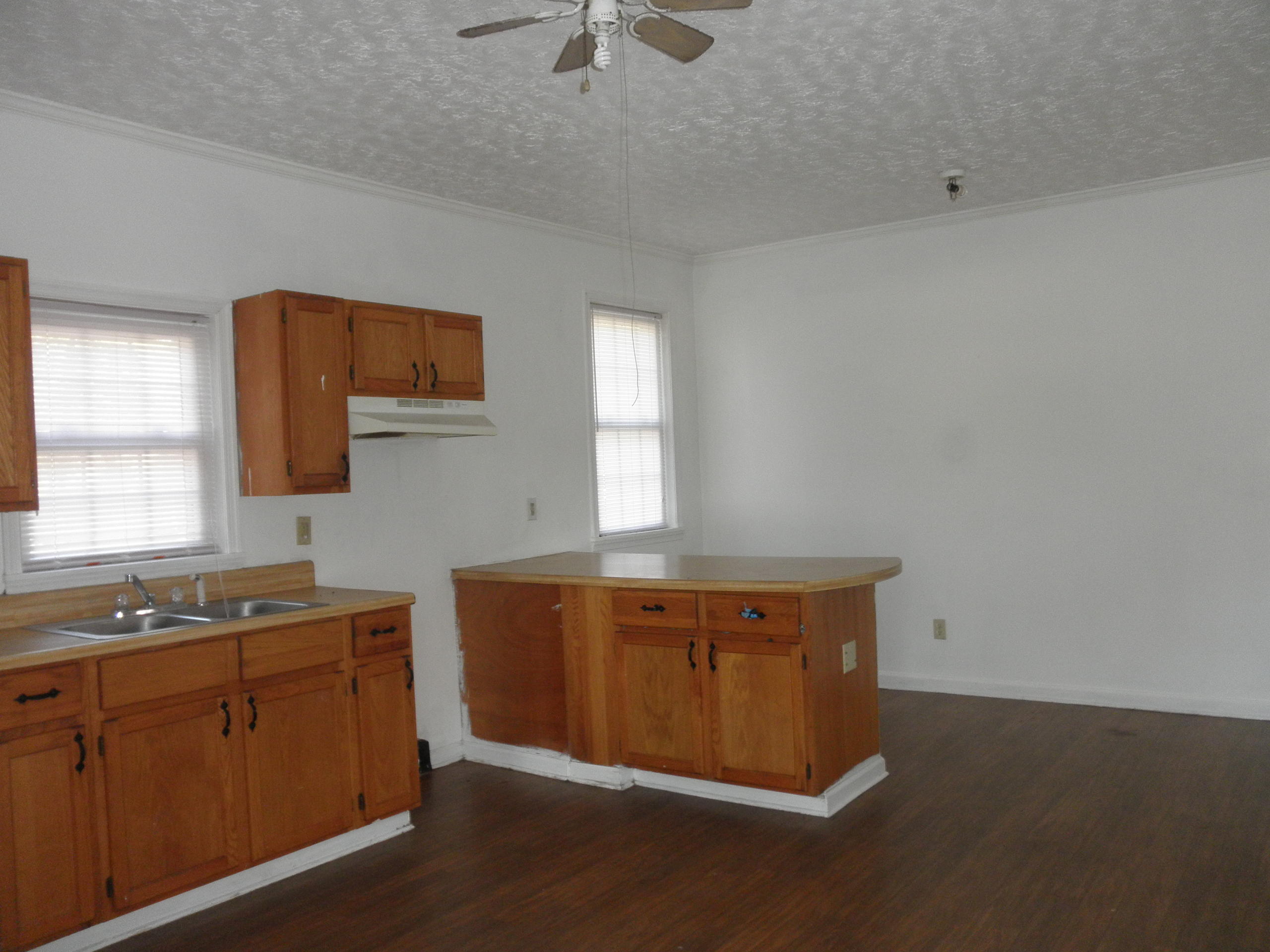 158 3rd Avenue Rockingham, NC 28379 - Photo 5 of 5 kitchen