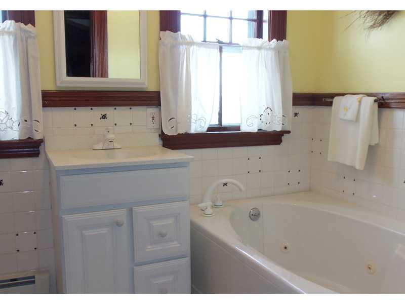 105 Cider Hill Road York, ME 03909 - Photo 26 of 29 Bathroom.