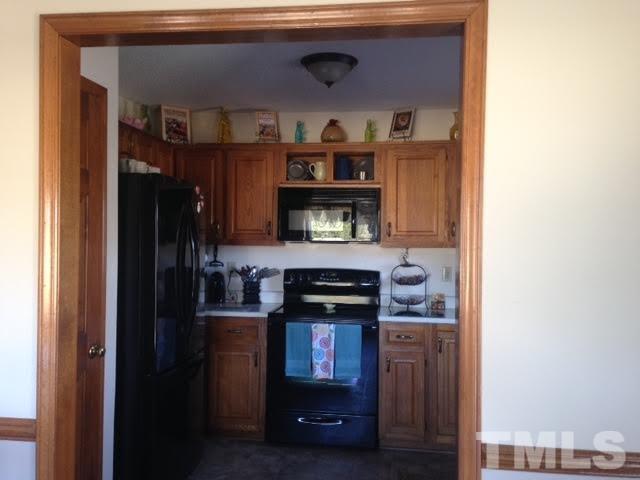 1386 Warren Road Dunn, NC 28334 - Photo 10 of 23 Appliances less than 5 years old.