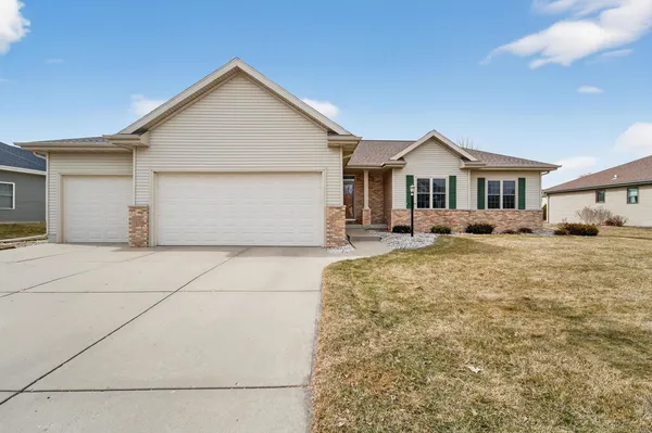 $549,900 | 409 Coyle Parkway, Cottage Grove, WI 53527