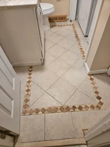 a view of a utility room