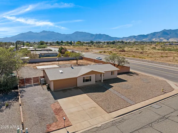 $384,900 | 1900 East Foothills Drive, Sierra Vista, AZ 85635