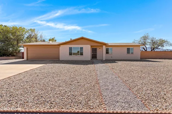 $384,900 | 1900 East Foothills Drive, Sierra Vista, AZ 85635
