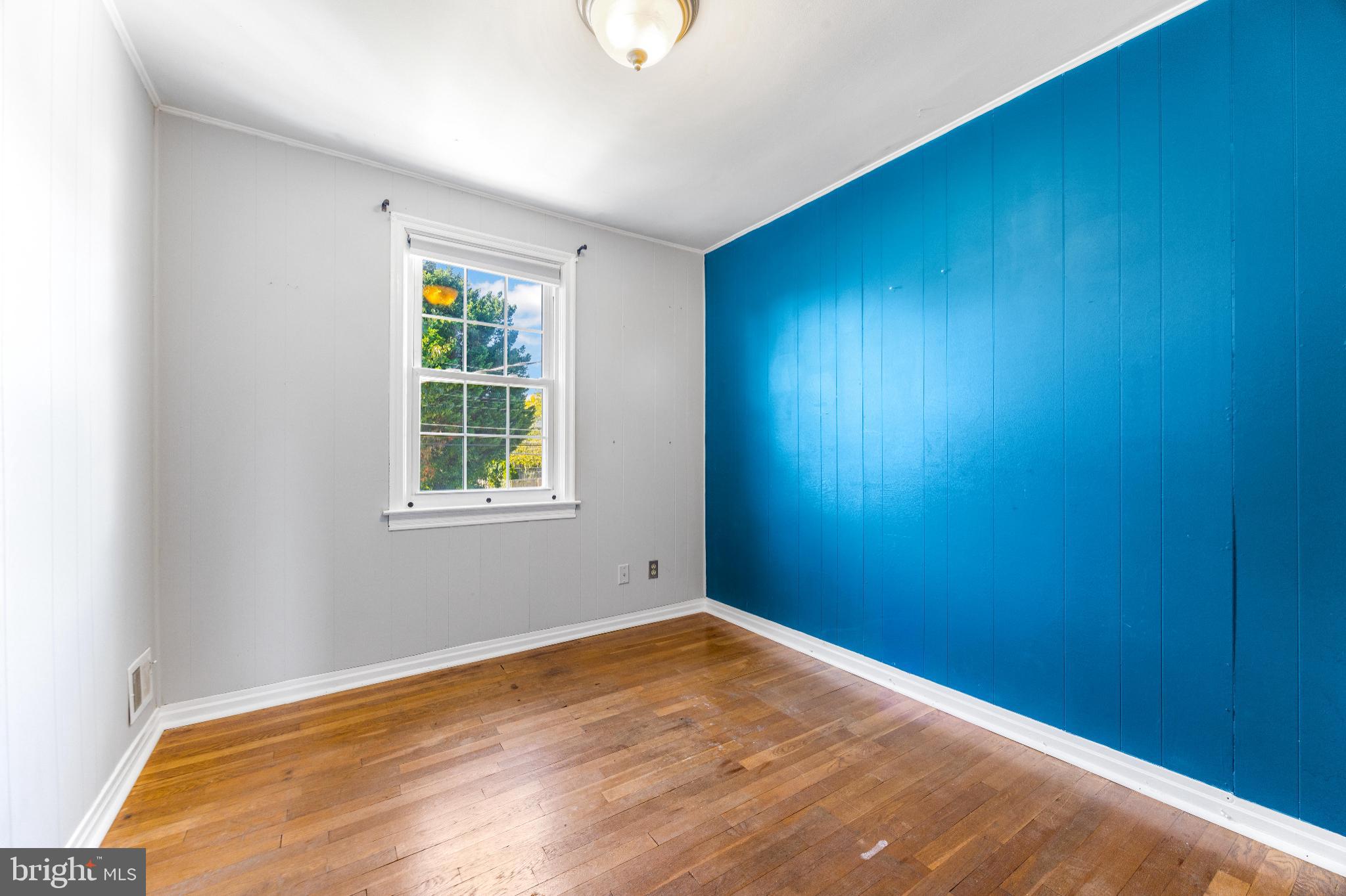 1815 Loch Shiel Road Towson, MD 21286 - Photo 17 of 32 an empty room with a window