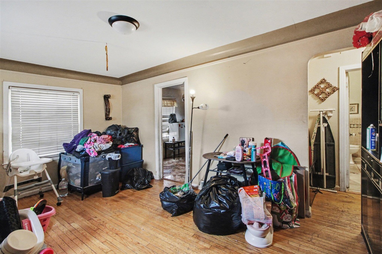 8304 Robson Street Detroit, MI 48228 - Photo 4 of 25