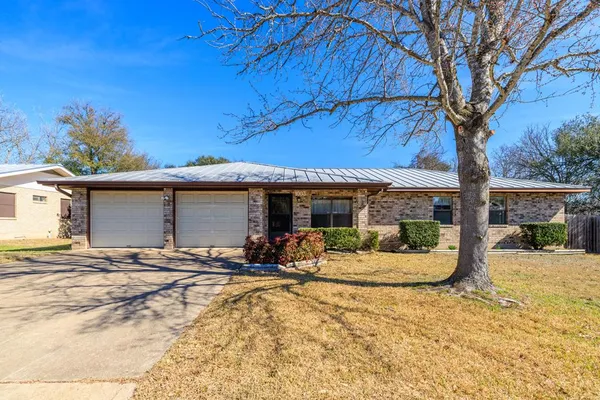 $385,000 | 1003 Ave D, Fredericksburg, TX 78624