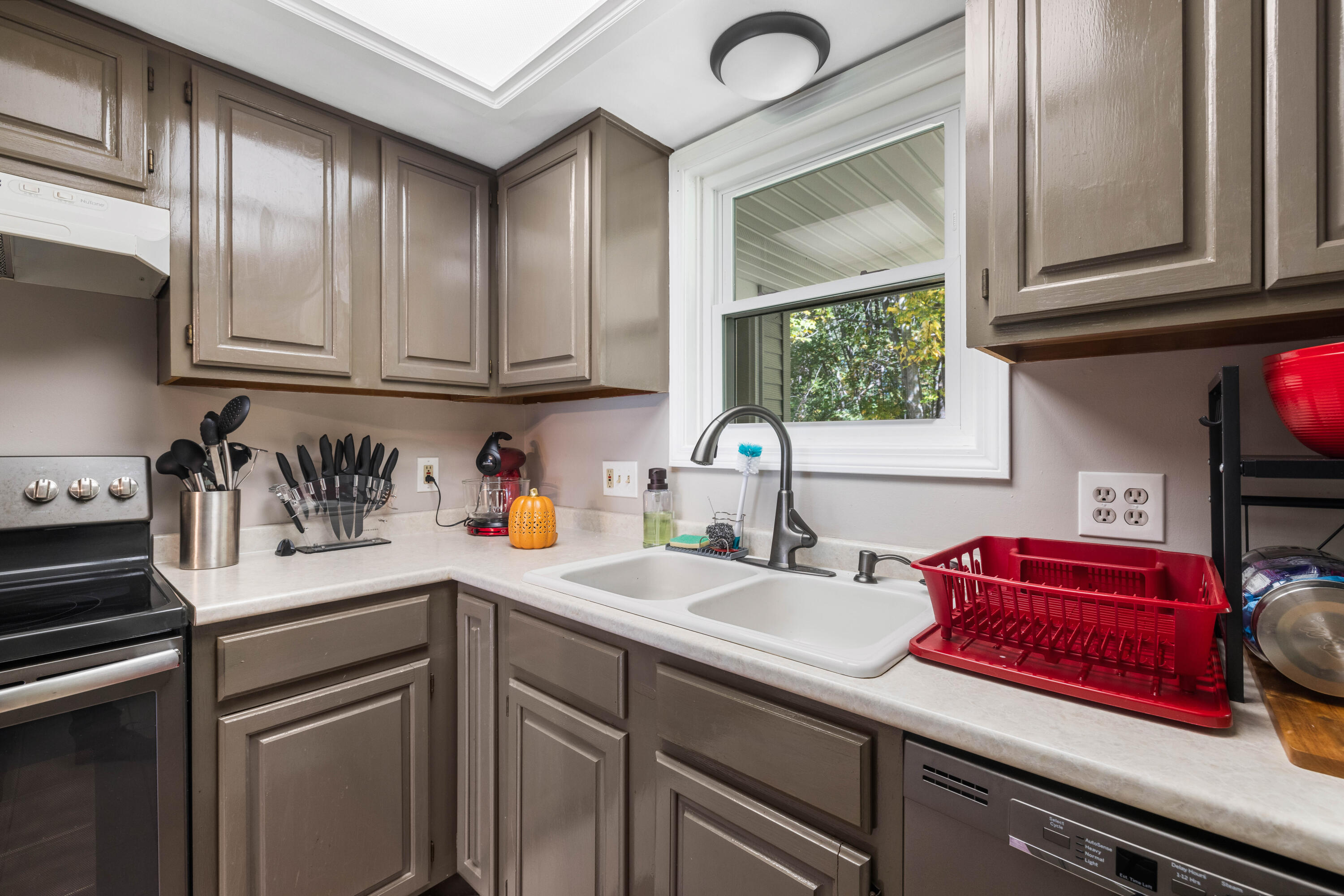 29 Old Orchard Road, Unit 49 Saco, ME 04072 - Photo 12 of 37 3G0A1436