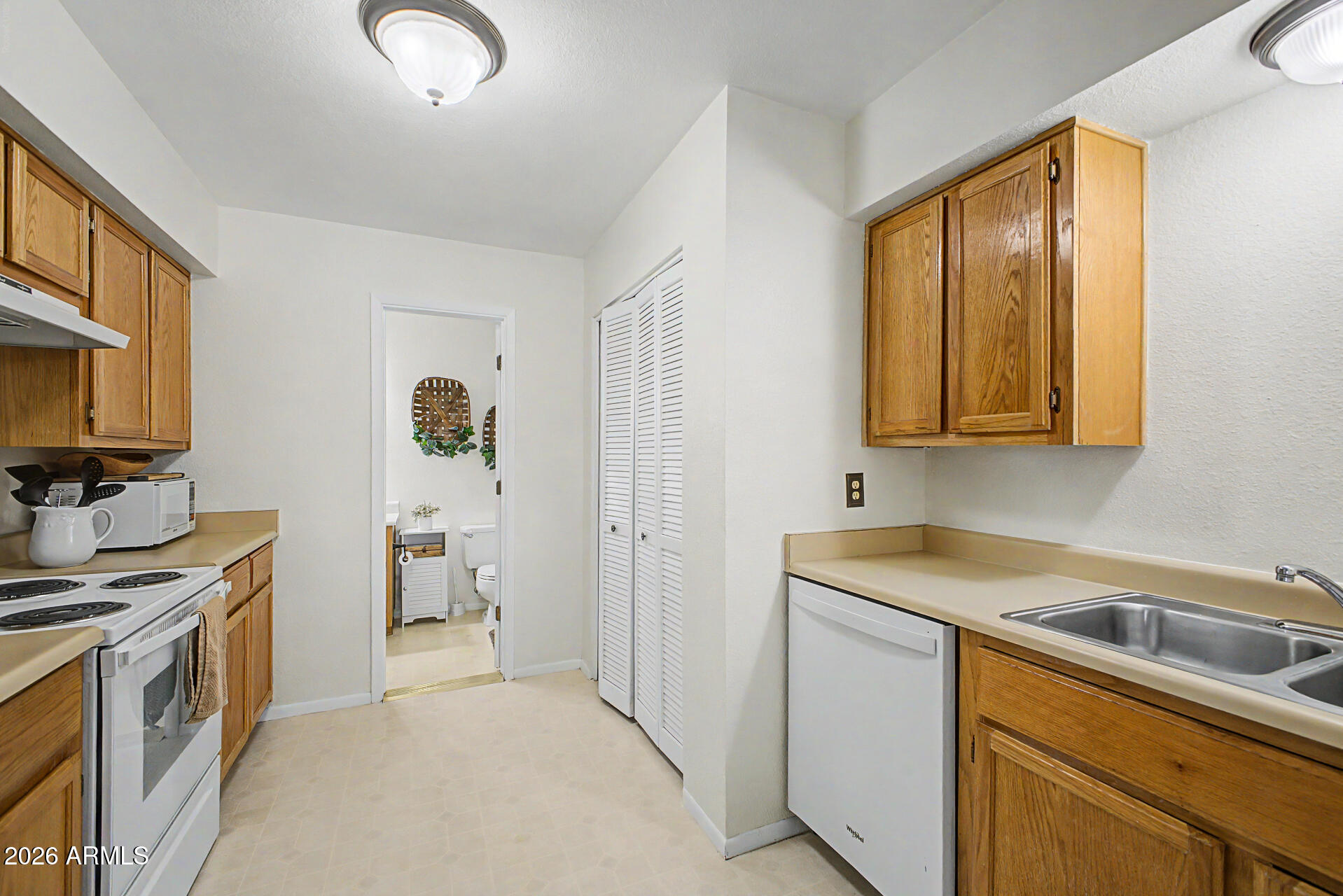 3270 South Goldfield Road, Unit 516 Apache Junction, AZ 85119 - Photo 9 of 30 09 Kitchen