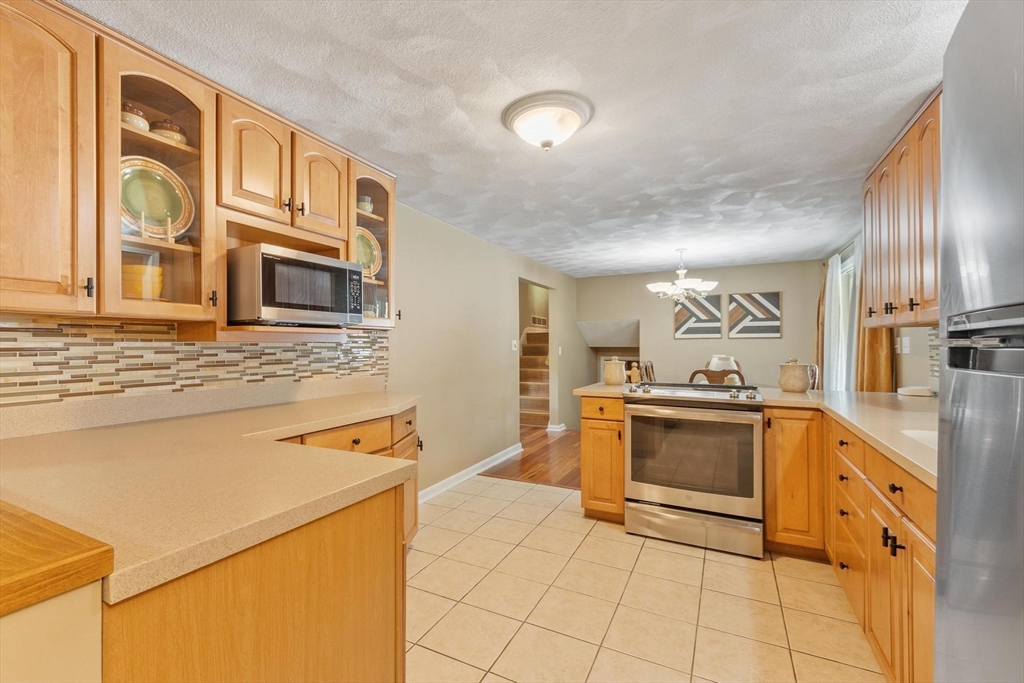 9 Brookbridge Road Peabody, MA 01960 - Photo 11 of 42