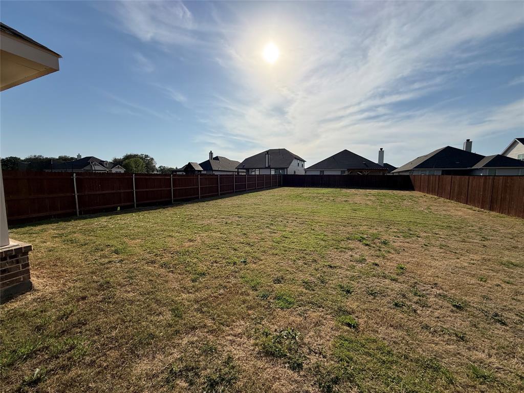 509 Smith Road Springtown, TX 76082 - Photo 5 of 28