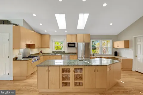 $1,650,000 | 2114 Galloping Way, Vienna, VA 22181