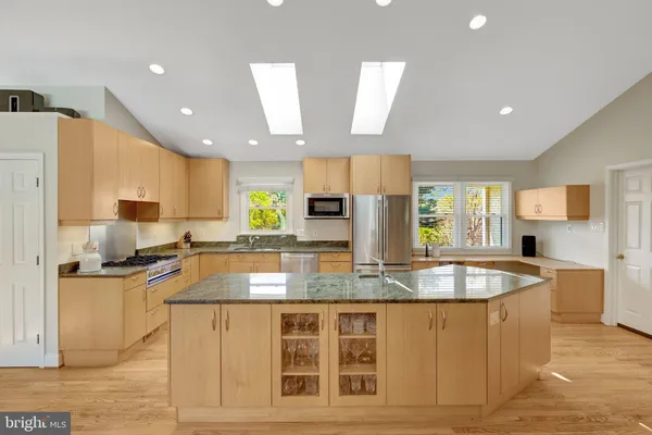 $1,650,000 | 2114 Galloping Way, Vienna, VA 22181