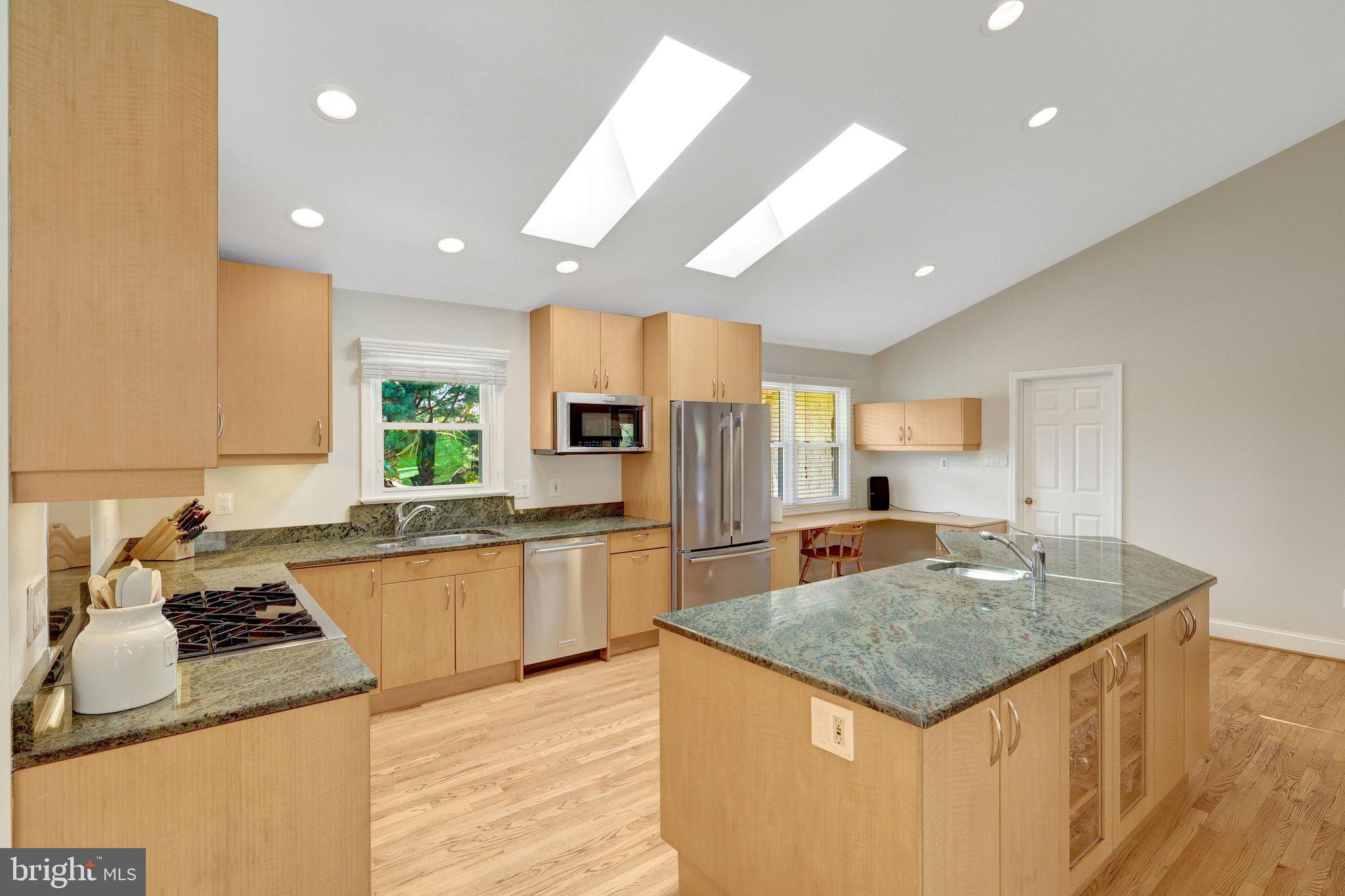 2114 Galloping Way Vienna, VA 22181 - Photo 19 of 89