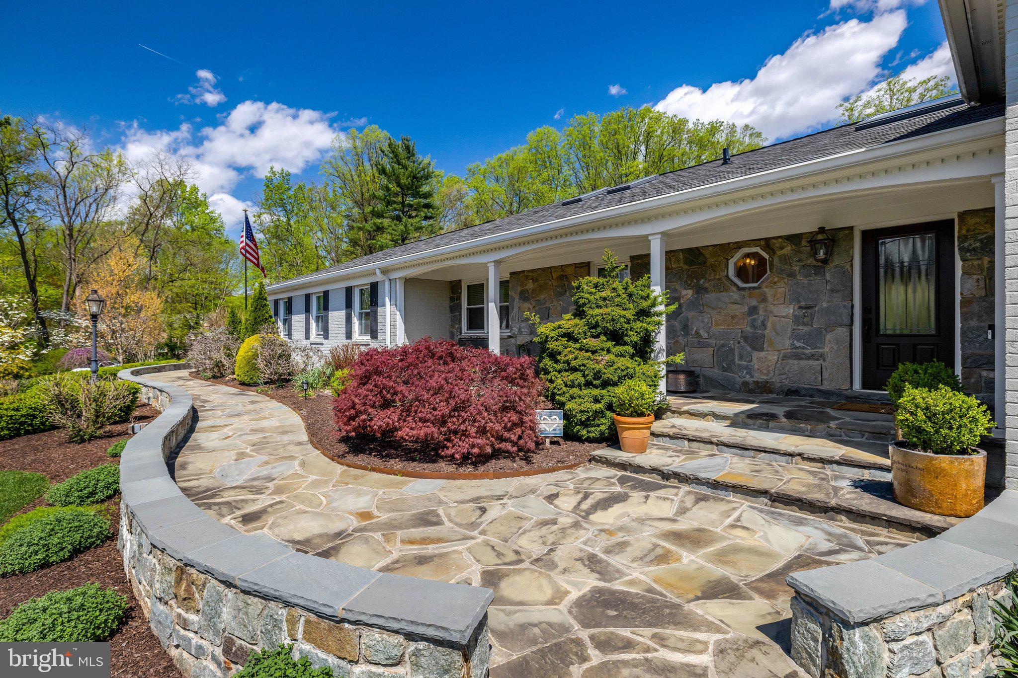 2114 Galloping Way Vienna, VA 22181 - Photo 5 of 89