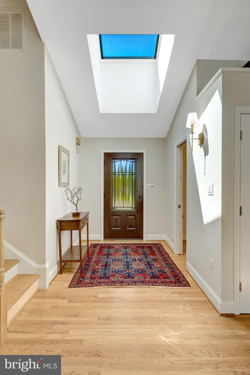 2114 Galloping Way Vienna, VA 22181 - Photo 7 of 89 SOOOO Much Natural Sunlight!