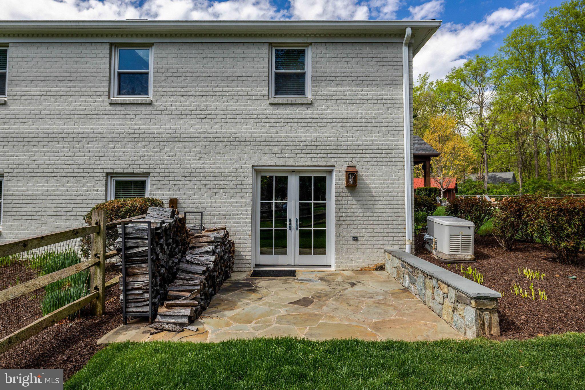 2114 Galloping Way Vienna, VA 22181 - Photo 72 of 89 Photo of Side yard