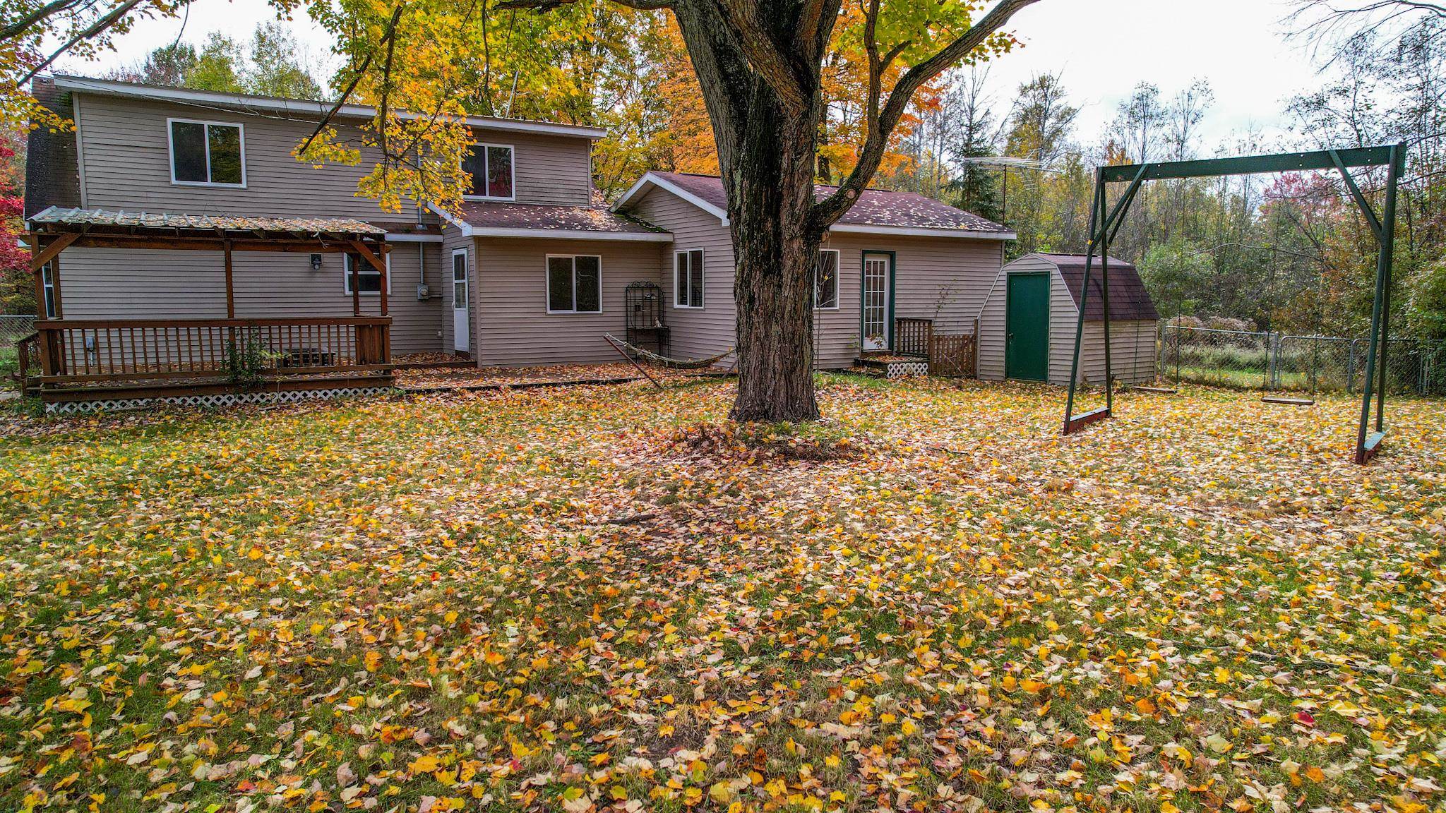 1167 West Sun Oil Road Gladwin, MI 48624 - Photo 4 of 75