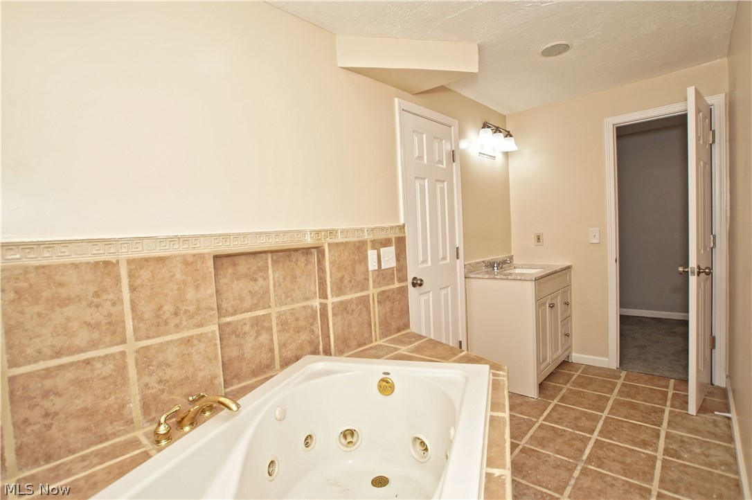 6468 State Road, Unit L9 Parma, OH 44134 - Photo 22 of 34