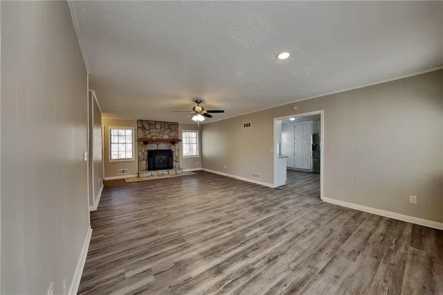 $2,375 | 220 Sabrina Court, Woodstock, GA 30188