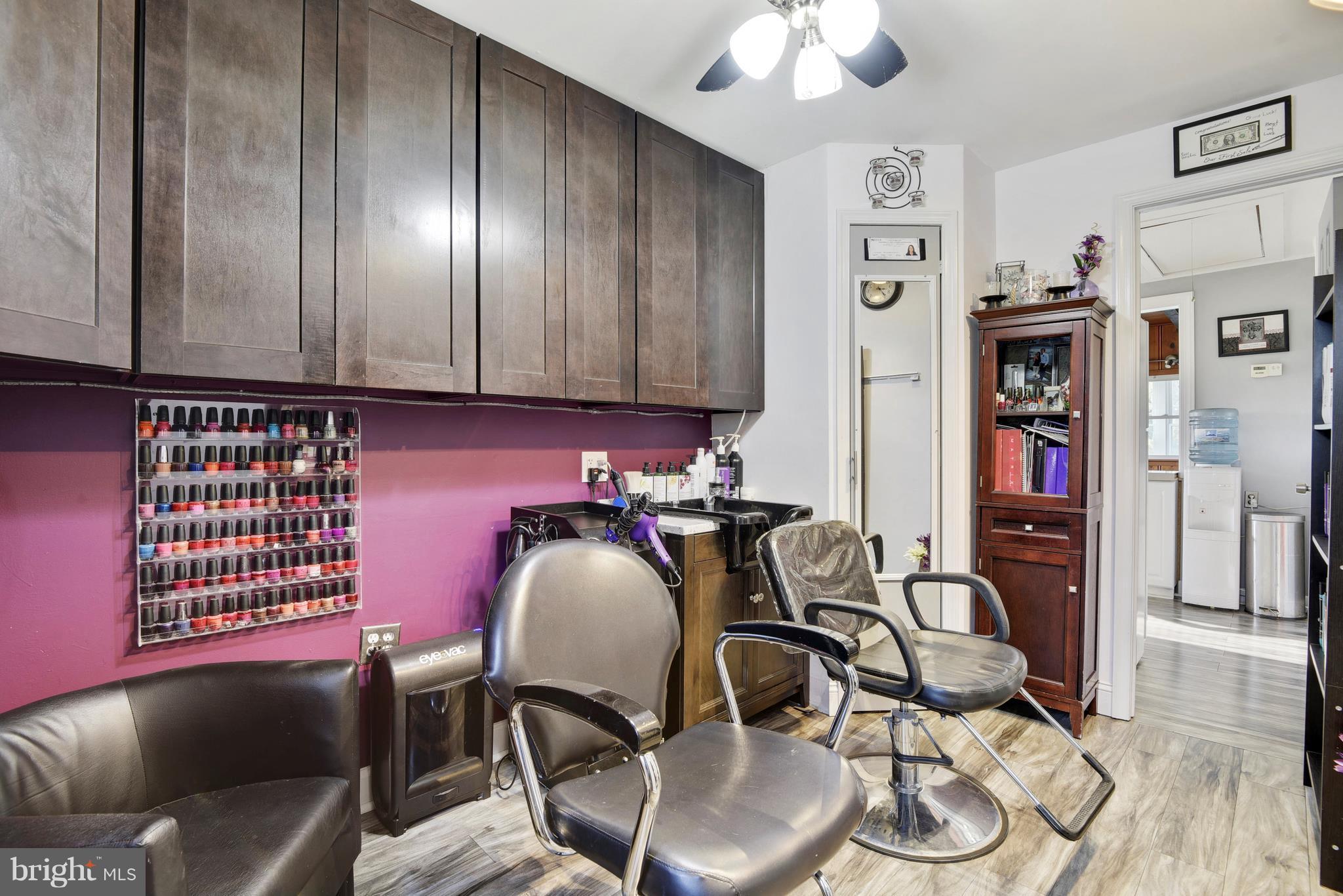 5734 Swamp Circle Road Deale, MD 20751 - Photo 25 of 30 a view of a livingroom with furniture