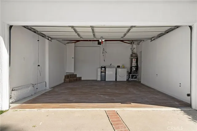 $4,995 | 6230 Zelzah Avenue, Encino, CA 91316