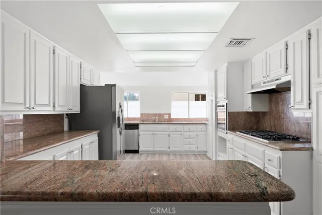 $4,995 | 6230 Zelzah Avenue, Encino, CA 91316