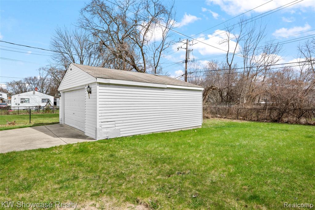 19560 Berg Road Detroit, MI 48219 - Photo 7 of 30 Gallery Image 7