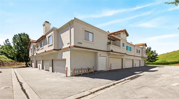 $589,000 | 24208 Sylvan Glen Road, Unit E, Diamond Bar, CA 91765